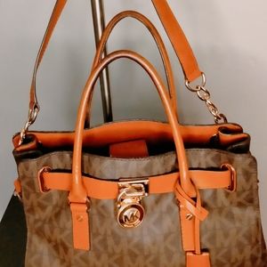Michael kors lovely handbag